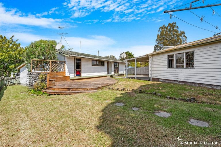 Photo of property in 26 Cron Avenue, Te Atatu South, Auckland, 0610