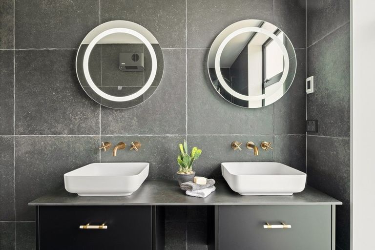 Photo of property in 58 Forest Heights, Wanaka, 9305