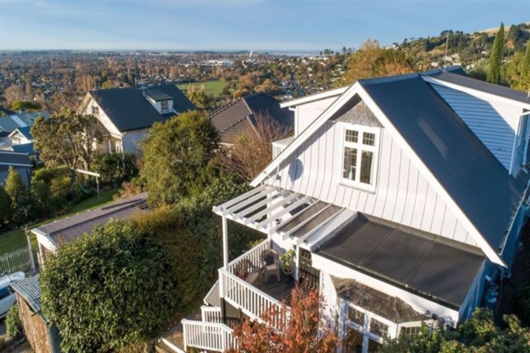 Photo of property in 27 Huntsbury Avenue, Huntsbury, Christchurch, 8022