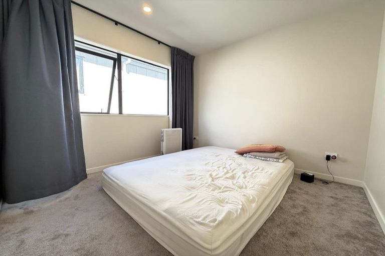 Photo of property in 16 Kapehu Road, Silverdale, 0932