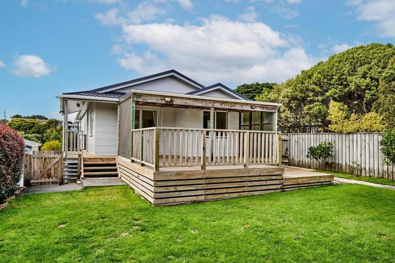 Photo of property in 90 Arawhata Street, Ranui, Porirua, 5024