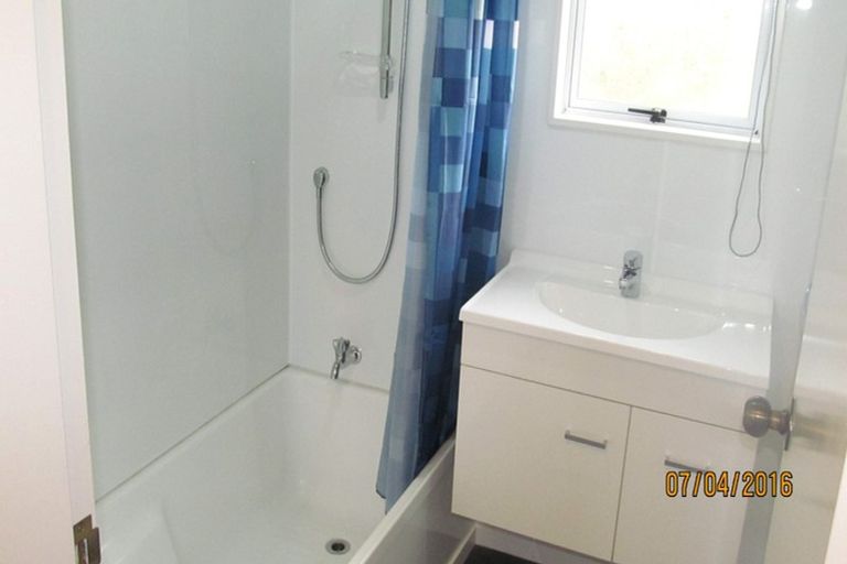 Photo of property in 2/17 Fitzherbert, Alicetown, Lower Hutt, 5010