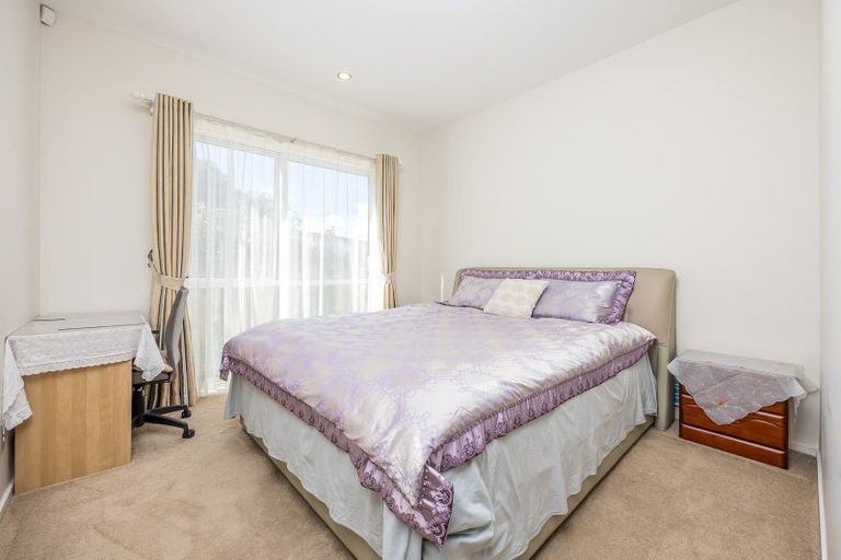 Photo of property in 45 Bordeaux Parade, Te Atatu South, Auckland, 0610