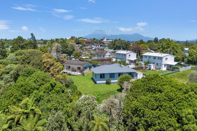 Photo of property in 15b Miro Street, Merrilands, New Plymouth, 4312
