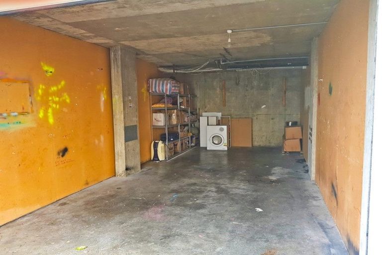 Photo of property in Melksham Towers, 201/131 Brougham Street, Mount Victoria, Wellington, 6011