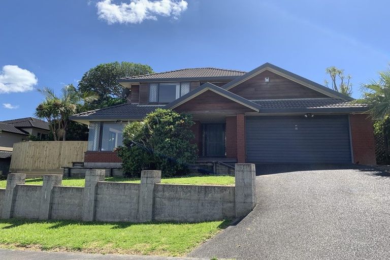 Photo of property in 1/40 Jane Eyre Drive, Somerville, Auckland, 2014