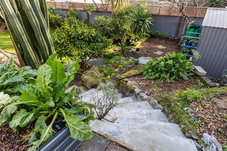 Photo of property in 27 Puriri Road, Waikanae, 5036