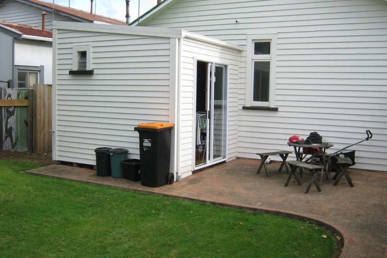 Photo of property in 43 Lyndhurst Street, Takaro, Palmerston North, 4412