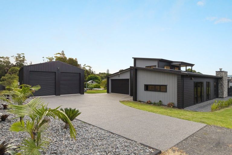 Photo of property in 2 Waiari Way, Kuaotunu West, Whitianga, 3592
