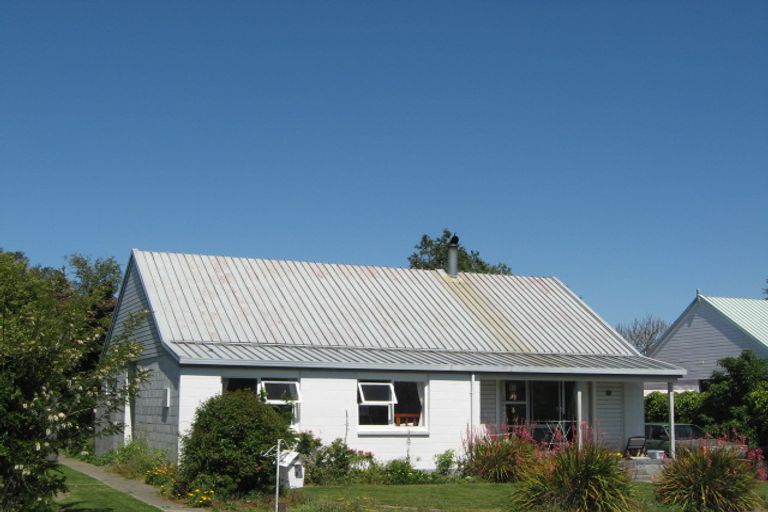 Photo of property in 3 Denniston Crescent, Redwood, Christchurch, 8051