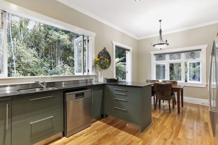 Photo of property in 783 Scenic Drive, Henderson Valley, Auckland, 0612