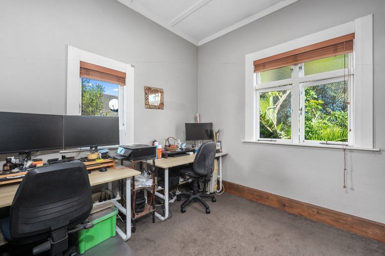 Photo of property in 1/305 Lake Road, Hauraki, Auckland, 0622