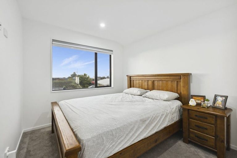 Photo of property in 43f Beach Road, Pahurehure, 2113