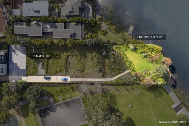 Photo of property in 16 Macbeth Court, Milford, Auckland, 0620