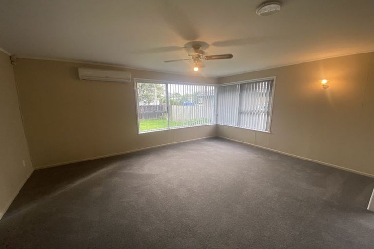 Photo of property in 16 Greenock Road, Ranui, Auckland, 0612