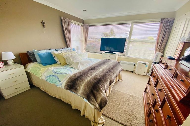 Photo of property in 104 Ti Rakau Drive, Pakuranga, Auckland, 2010