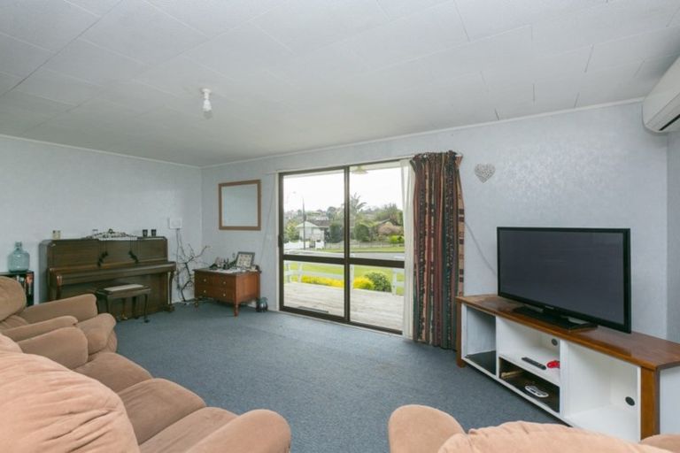 Photo of property in 12 Winstone Place, Highlands Park, New Plymouth, 4312