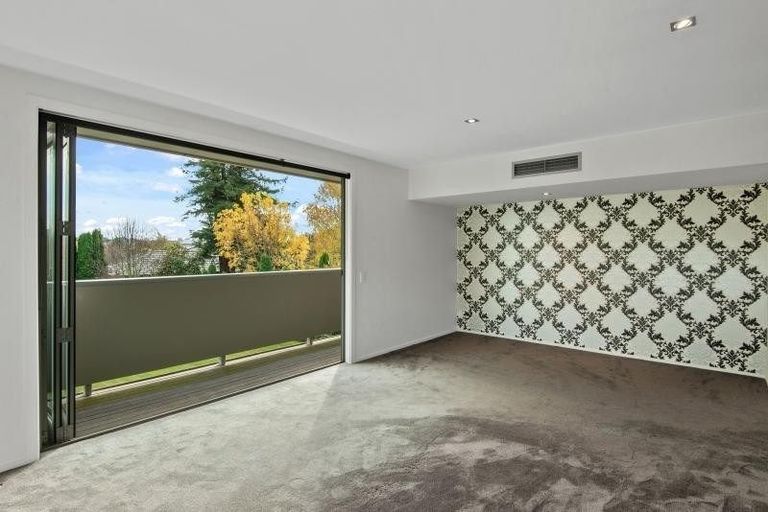 Photo of property in 243 Ilam Road, Ilam, Christchurch, 8041