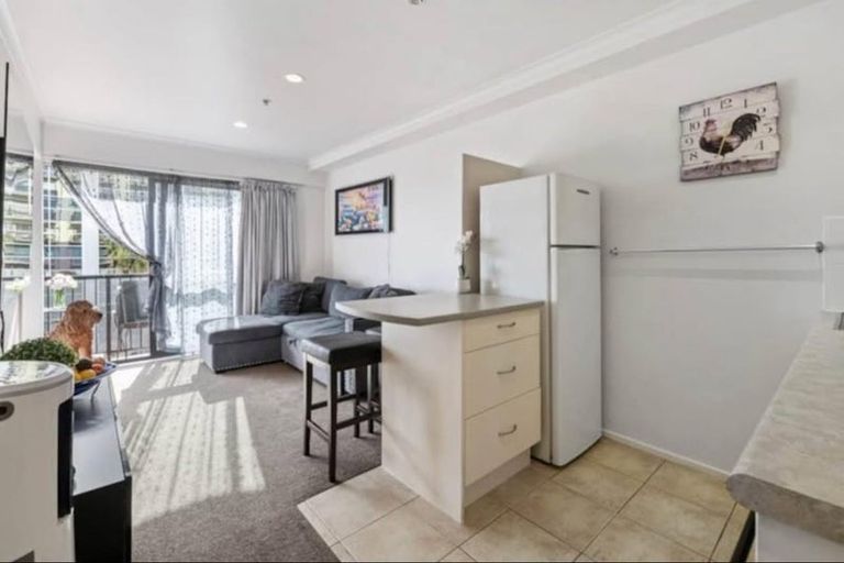 Photo of property in The Rennaissance, 5j/18 Ronwood Avenue, Manukau, Auckland, 2104