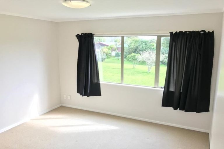 Photo of property in The Haven, 28/120 Beach Haven Road, Beach Haven, Auckland, 0626