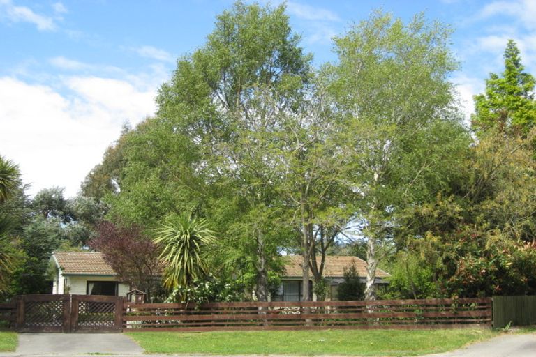 Photo of property in 3 Woodfield Place, Woodend, 7610