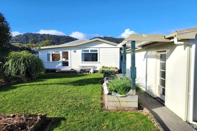 Photo of property in 72 Fitzgerald Street, Cobden, Greymouth, 7802