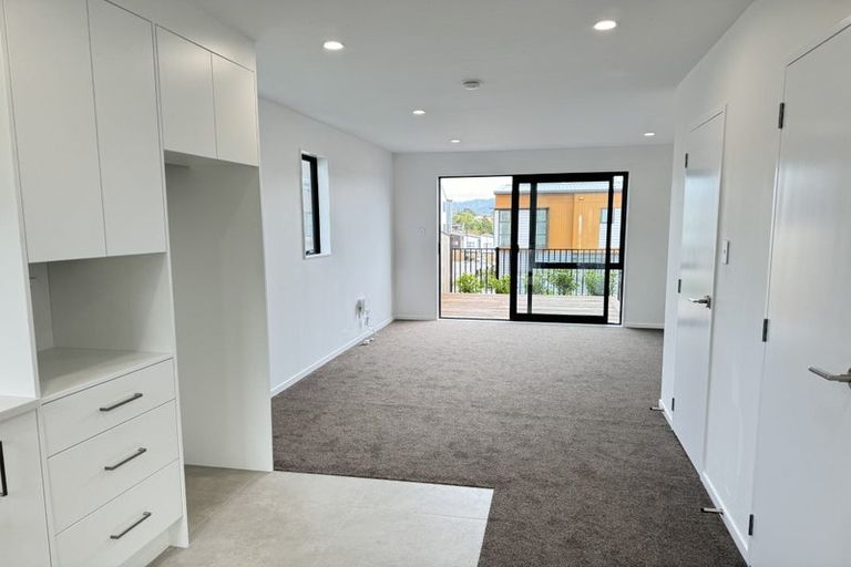 Photo of property in 252a Great North Road, Henderson, Auckland, 0612