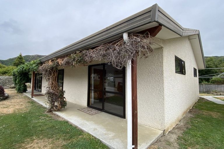 Photo of property in 11 Inverness Crescent, Arrowtown, 9302