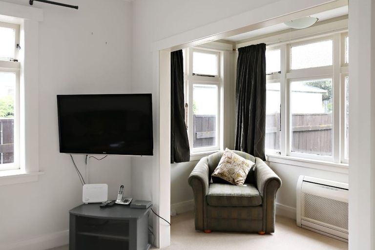 Photo of property in 10 Raymond Terrace, Fairfield, Lower Hutt, 5011