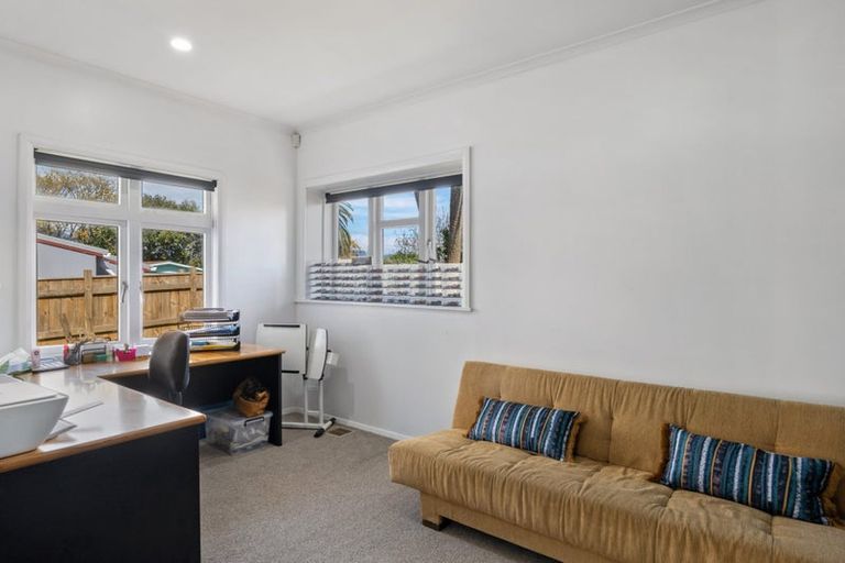 Photo of property in 7 Kawiu Road, Levin, 5510