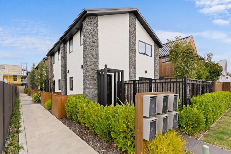 Photo of property in 2/41 Gracefield Avenue, Christchurch Central, Christchurch, 8013