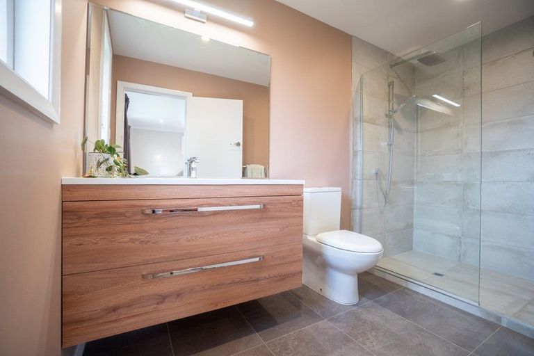 Photo of property in 6 Parkland Crescent, Terrace End, Palmerston North, 4410