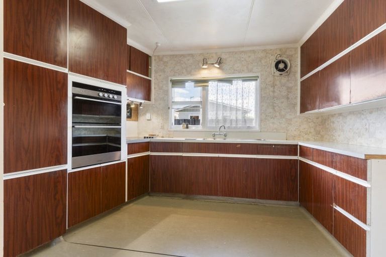 Photo of property in 2 Taverner Street, Carterton, 5713