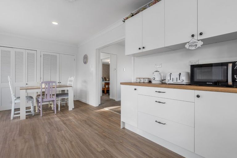 Photo of property in 21a Crescent Road, Otumoetai, Tauranga, 3110