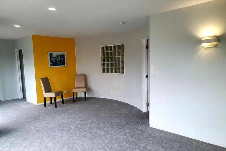 Photo of property in 1/38 Gulf View Road, Murrays Bay, Auckland, 0630
