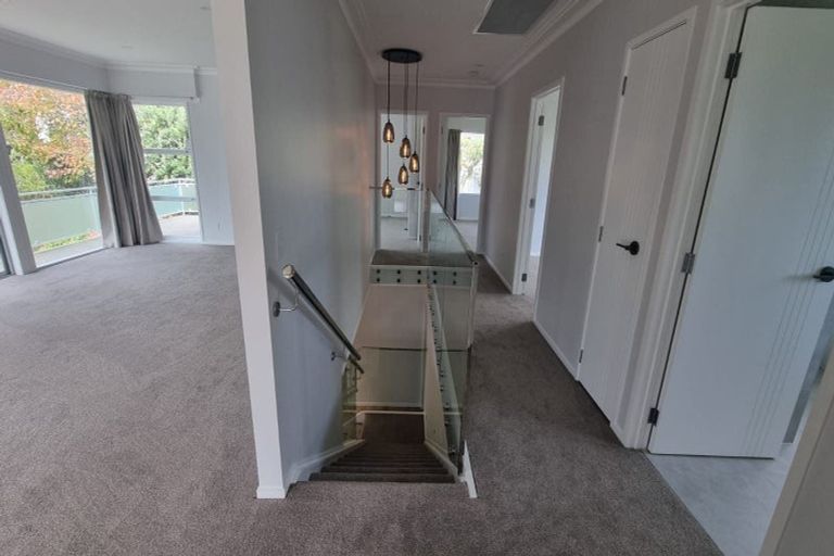 Photo of property in 4 Kerrymaria Place, Hillcrest, Auckland, 0627