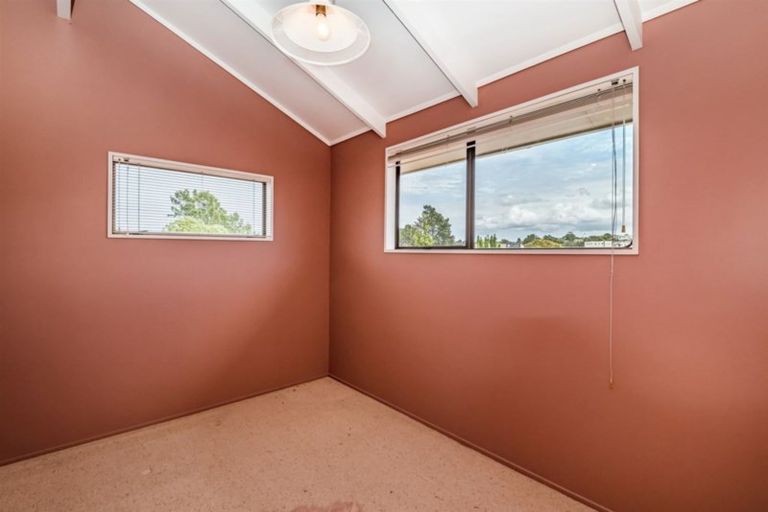 Photo of property in 5 Baltimore Place, Forrest Hill, Auckland, 0620