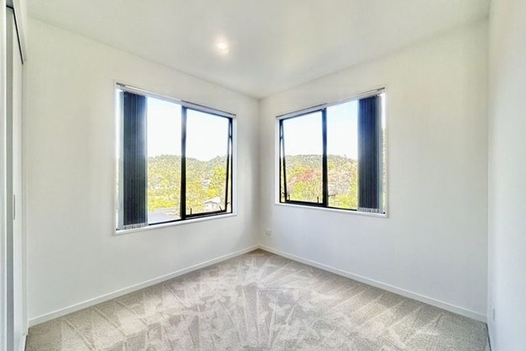 Photo of property in 8a Nandana Drive, Glen Eden, Auckland, 0602