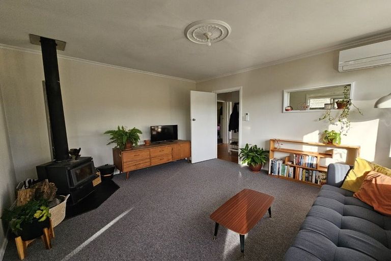 Photo of property in 11 Morrison Grove, Stokes Valley, Lower Hutt, 5019
