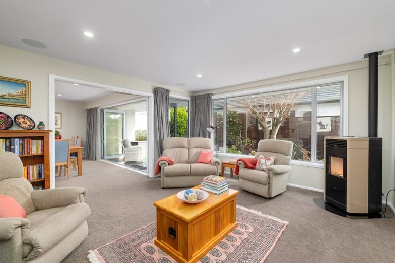 Photo of property in 36 Harrowdale Drive, Avonhead, Christchurch, 8042