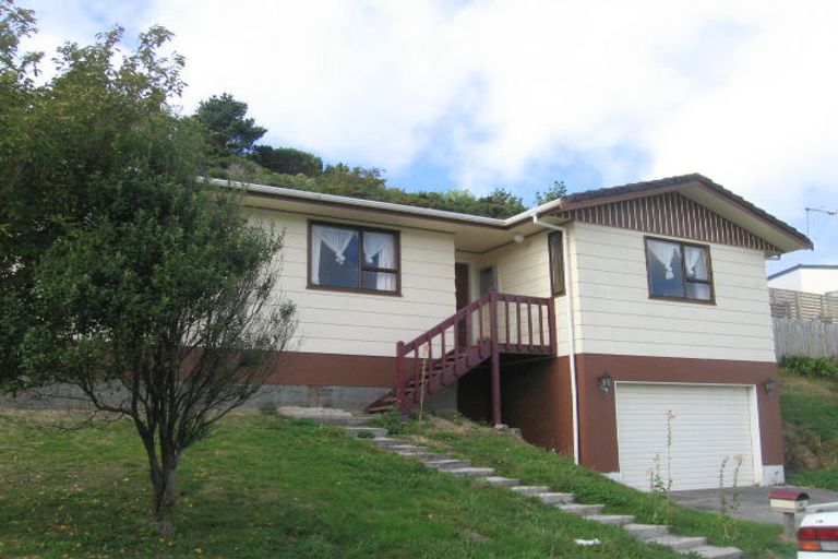 Photo of property in 34 Fiona Grove, Karori, Wellington, 6012