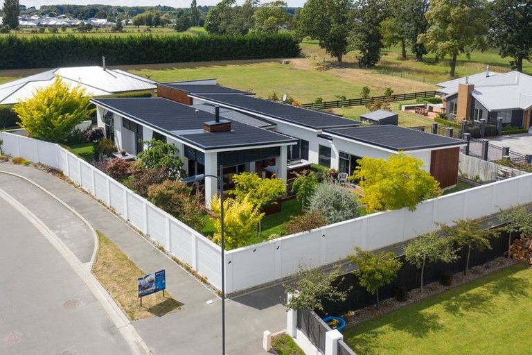 Photo of property in 12 Kelburn Place, Tinwald, Ashburton, 7700