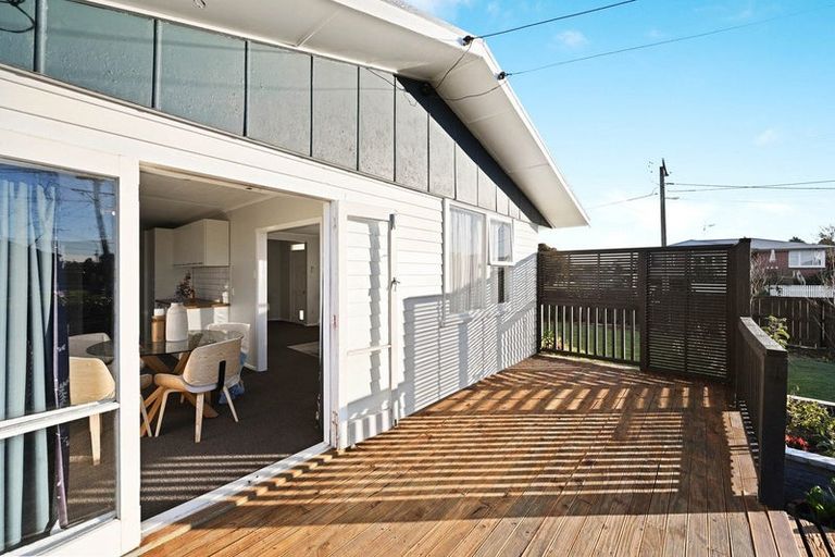 Photo of property in 2 Mabian Crescent, Deanwell, Hamilton, 3206