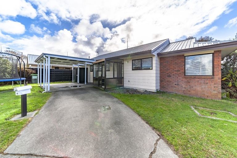 Photo of property in 42 Whiting Crescent, Greenmeadows, Napier, 4112