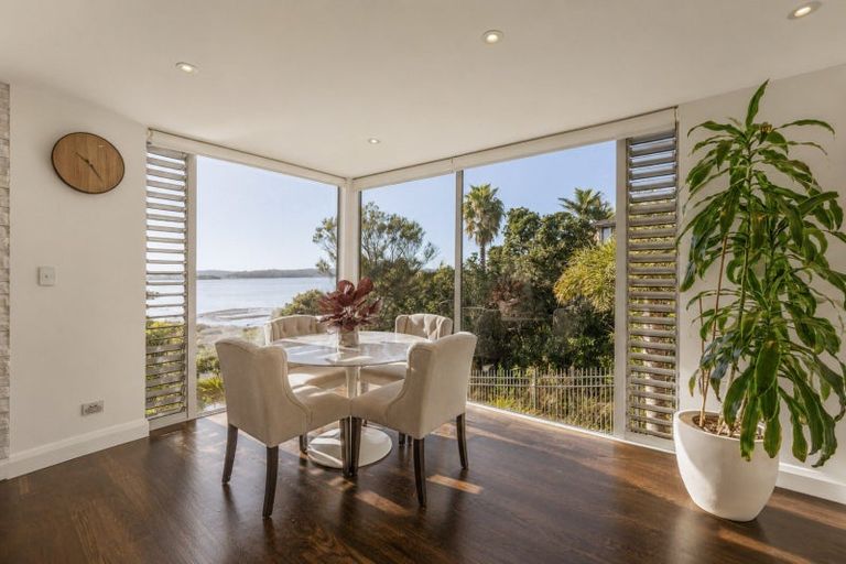 Photo of property in 28 Mansion Court, West Harbour, Auckland, 0618