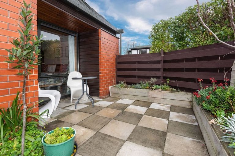 Photo of property in 267 Memorial Avenue, Burnside, Christchurch, 8053