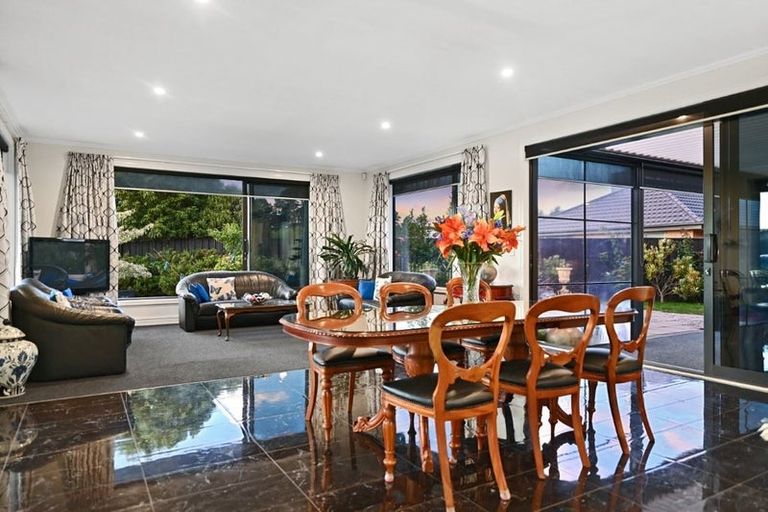 Photo of property in 7 Shillingford Boulevard, Rolleston, 7615