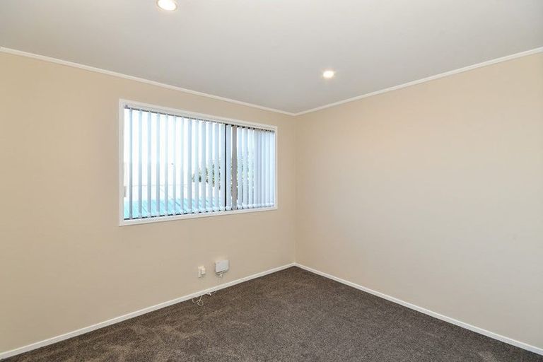 Photo of property in 1 Montego Place, Weymouth, Auckland, 2103