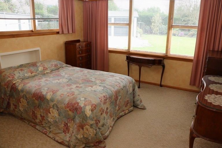 Photo of property in 76 Rhodes Street, Waimate, 7924