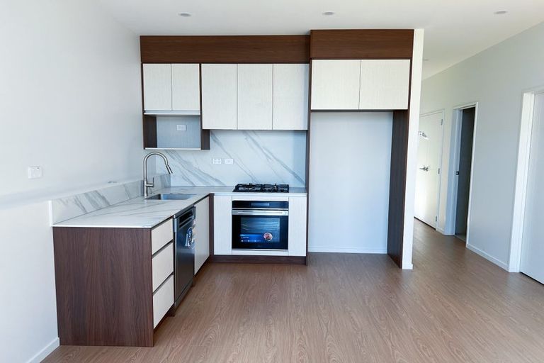 Photo of property in 13 Piringa Road, Pukekohe, 2120